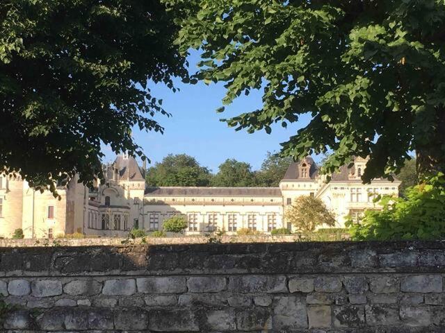 Aupres Du Chateau Breze Экстерьер фото
